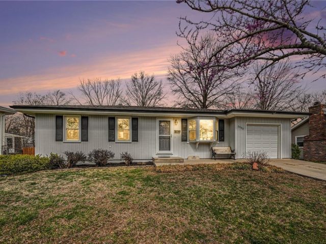 Homes for Sale in Gladstone, MO 64119 | 2902 NE 63rd Street