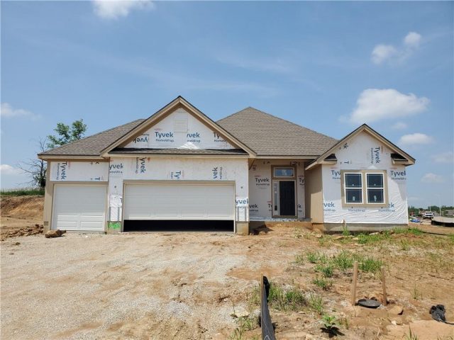 Homes for Sale in Kansas City, MO 64156 | 6938 NE 102nd Street