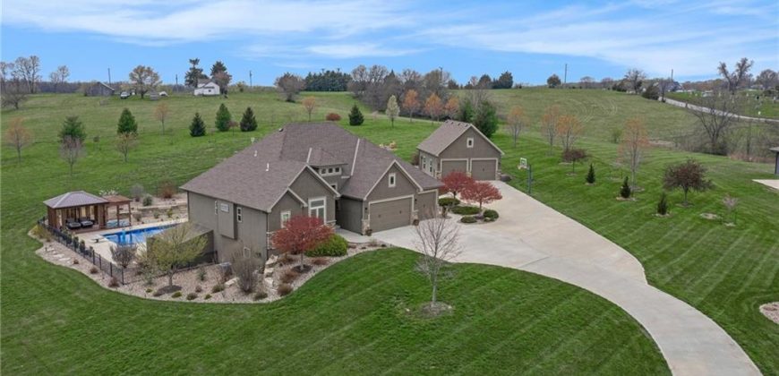 Homes for Sale in Smithville, MO 64089 | 17560  Smith’s Mill Road