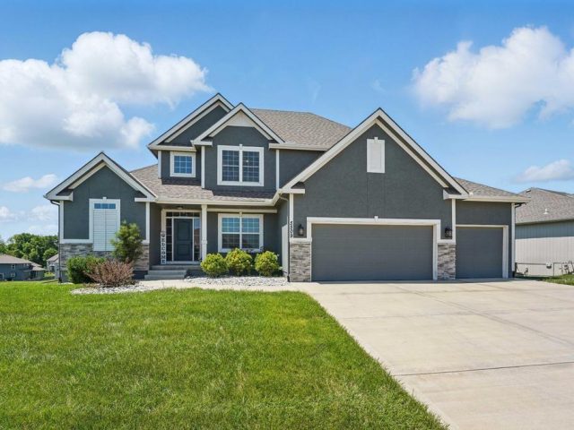 Homes for Sale in Kansas City, MO 64154 | 5509 NW 95th Street
