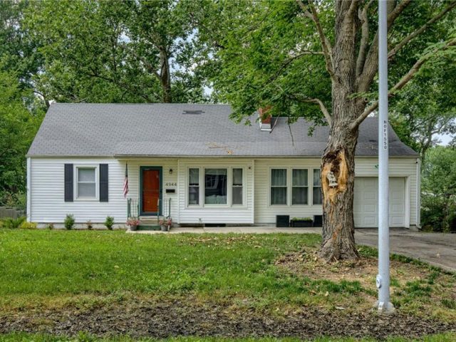 Homes for Sale in Kansas City, MO 64118 | 4944 N Brooklyn Avenue