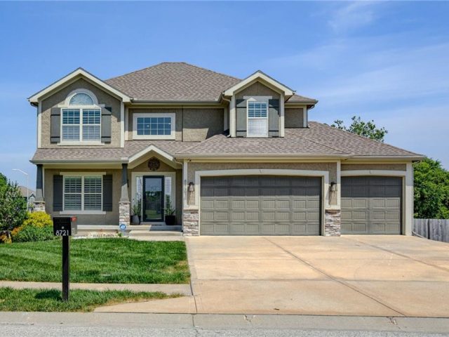 Homes for Sale in Kansas City, MO 64156 | 8721 N Mersington Avenue