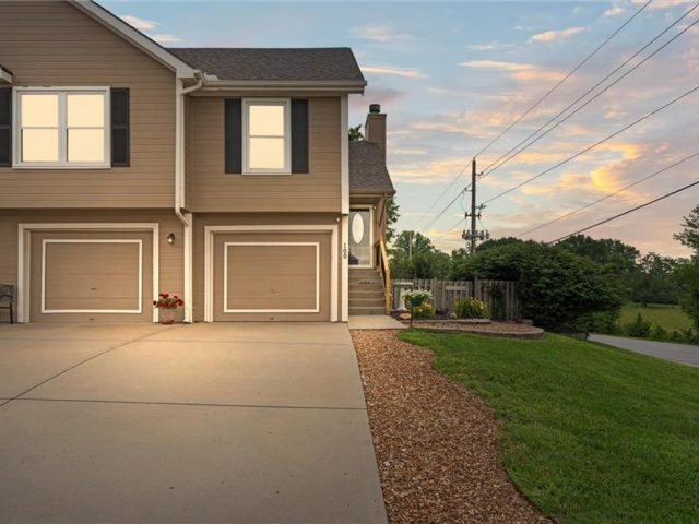Homes for Sale in Smithville, MO 64089 | 100  Tipperary Street