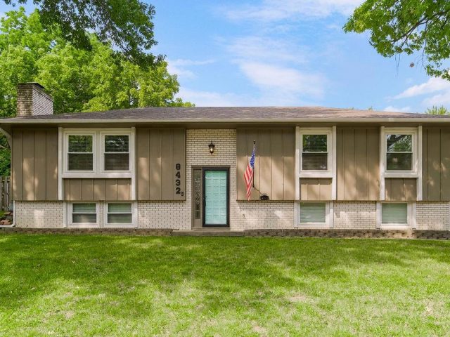 Homes for Sale in Kansas City, MO 64155 | 8432 N Virginia Avenue