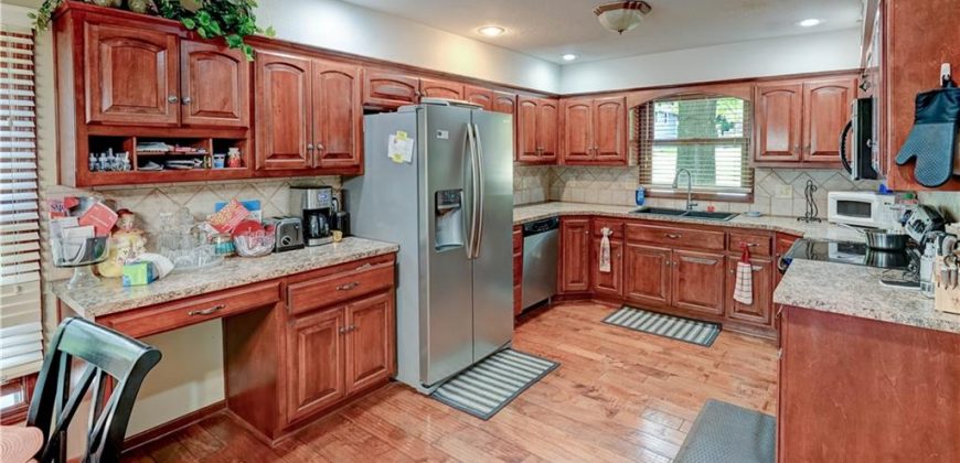 Homes for Sale in Liberty, MO 64068 | 512 E Clayview Drive