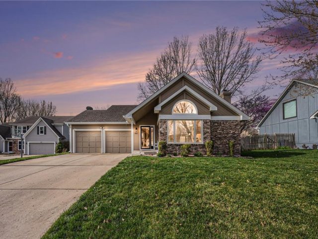 Homes for Sale in Liberty, MO 64068 | 951  Ellis Street