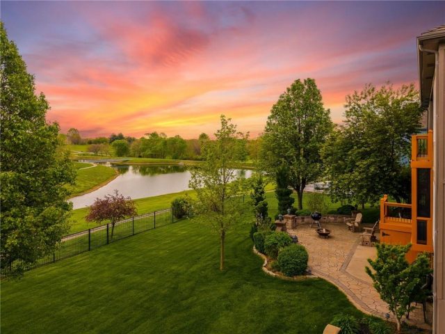 Homes for Sale in Parkville, MO 64152 | 8045 NW Emerald Court