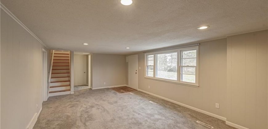 Homes for Sale in Smithville, MO 64089 | 506  Hilltop Street