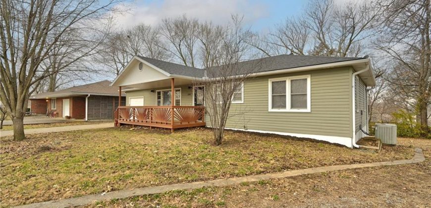 Homes for Sale in Smithville, MO 64089 | 506  Hilltop Street