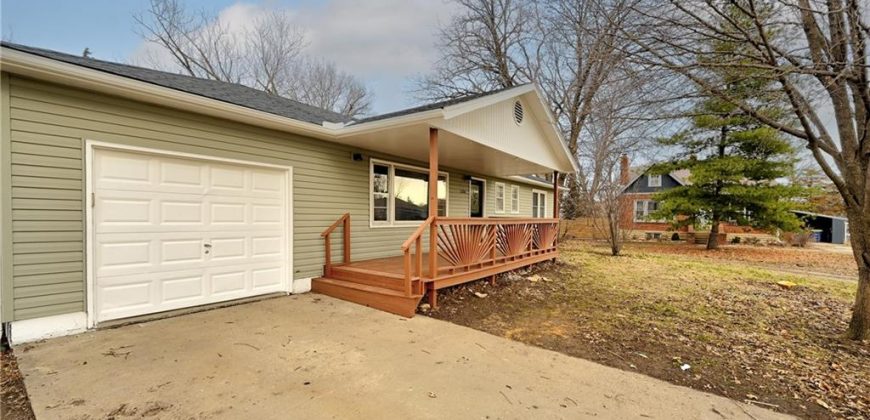 Homes for Sale in Smithville, MO 64089 | 506  Hilltop Street