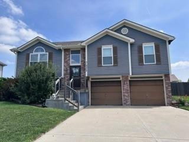 Homes for Sale in Kansas City, MO 64155 | 9209 N Mulberry Avenue