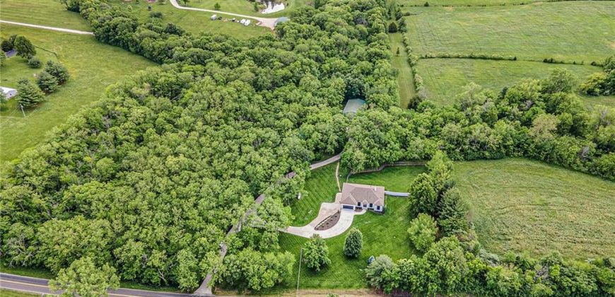 Homes for Sale in Smithville, MO 64089 | 6605  E Highway