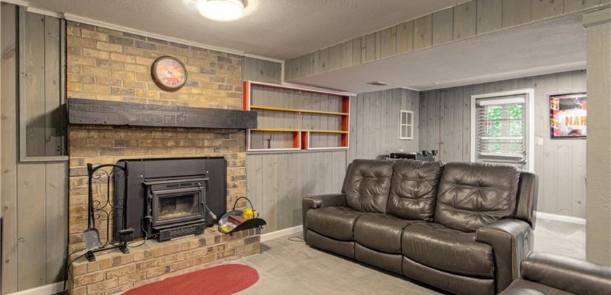 Homes for Sale in Kansas City, MO 64151 | 6804 NW Mokane Avenue