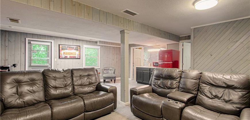 Homes for Sale in Kansas City, MO 64151 | 6804 NW Mokane Avenue