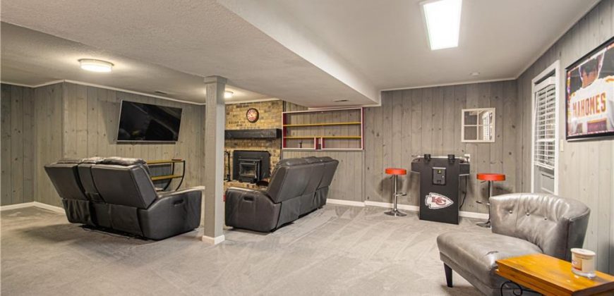 Homes for Sale in Kansas City, MO 64151 | 6804 NW Mokane Avenue