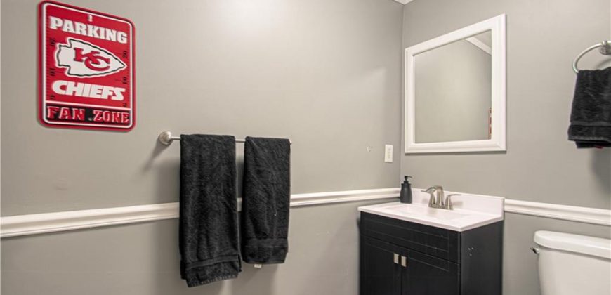 Homes for Sale in Kansas City, MO 64151 | 6804 NW Mokane Avenue