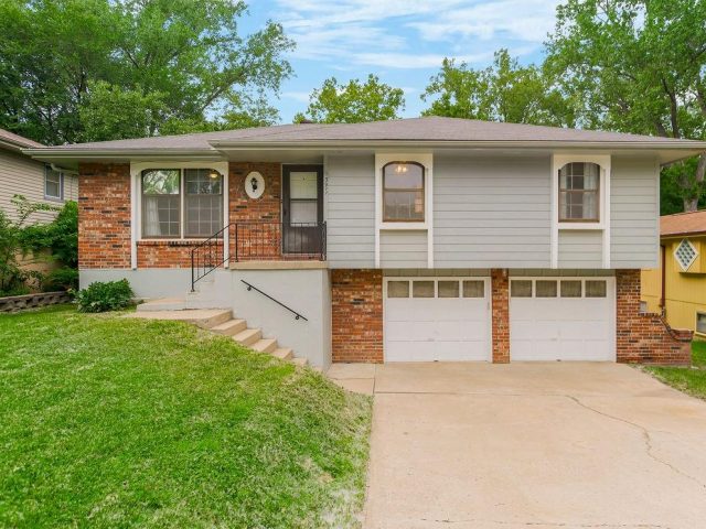 Homes for Sale in Kansas City, MO 64117 | 3911 N Colorado Avenue