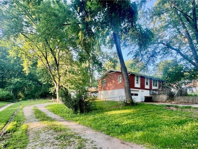 Homes for Sale in Kansas City, MO 64118 | 4 NW 81st Street