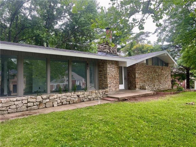 Homes for Sale in Riverside, MO 64150 | 931  Valley Lane