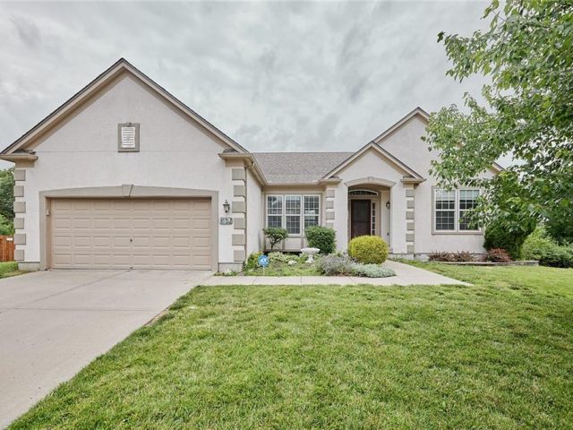 Homes for Sale in Kansas City, MO 64118 | 1721 NW 54TH Terrace