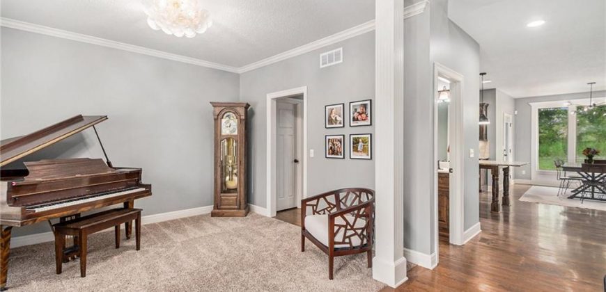Homes for Sale in Kansas City, MO 64151 | 6327 N Britt Avenue