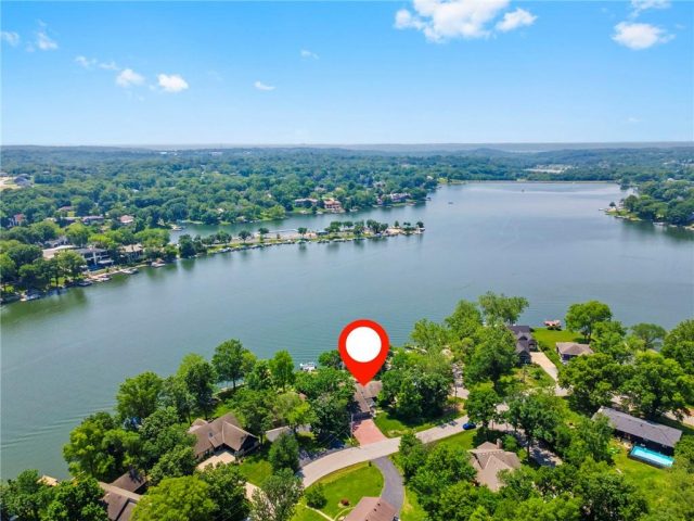 Homes for Sale in Weatherby Lake, MO 64152 | 7811 NW Potomac Avenue