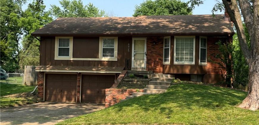 Homes for Sale in Kansas City, MO 64155 | 8425 N Tracy Avenue