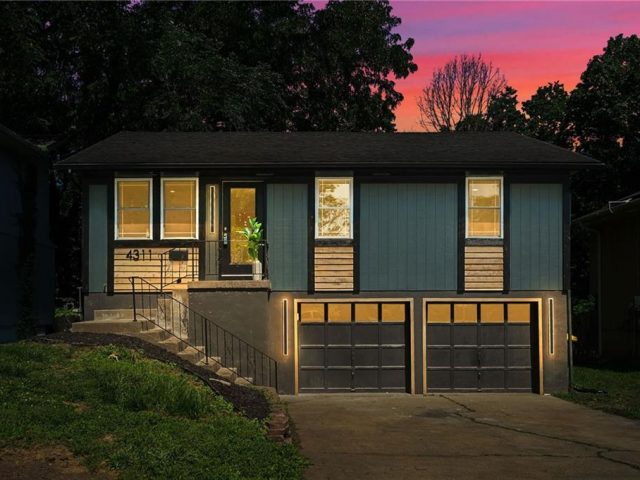 Homes for Sale in Kansas City, MO 64117 | 4311 N Bellaire Avenue