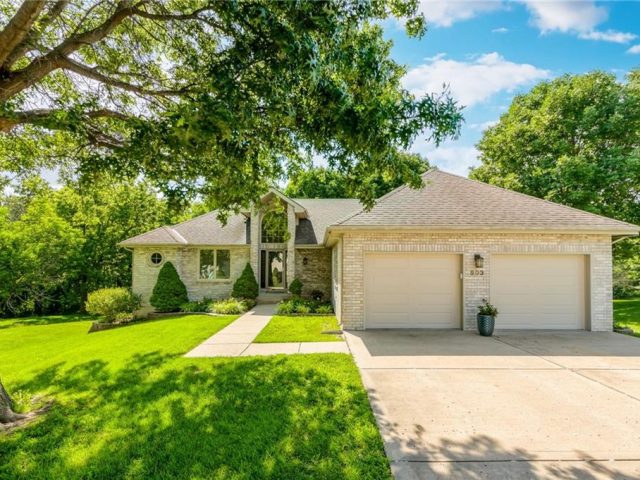 Homes for Sale in Smithville, MO 64089 | 503  Amesbury Drive