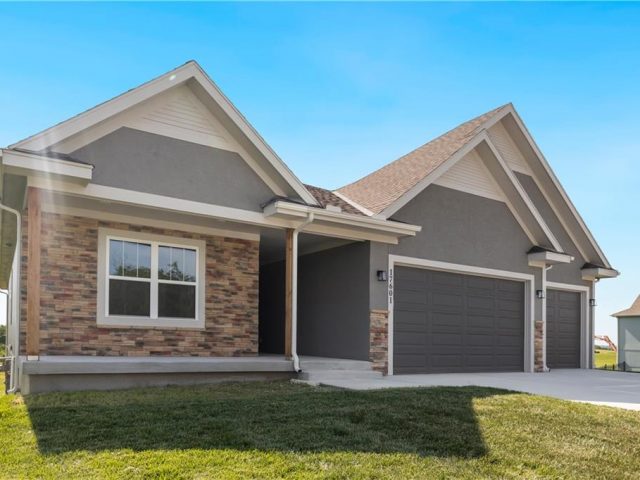 Homes for Sale in Smithville, MO 64089 | 17509  Greyhawke Ridge