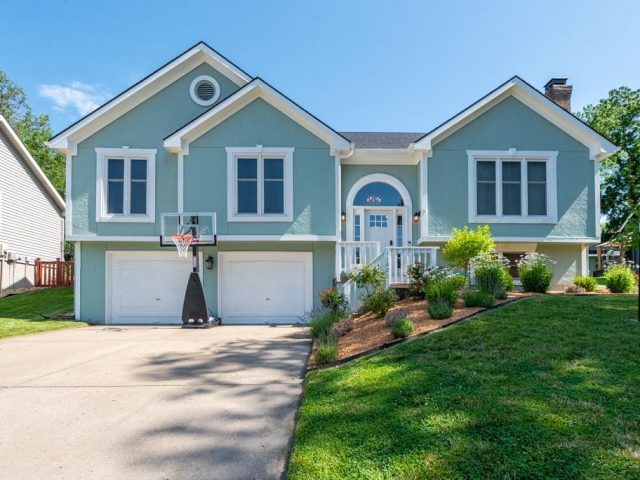 Homes for Sale in Kansas City, MO 64155 | 11025 N GRAND Avenue