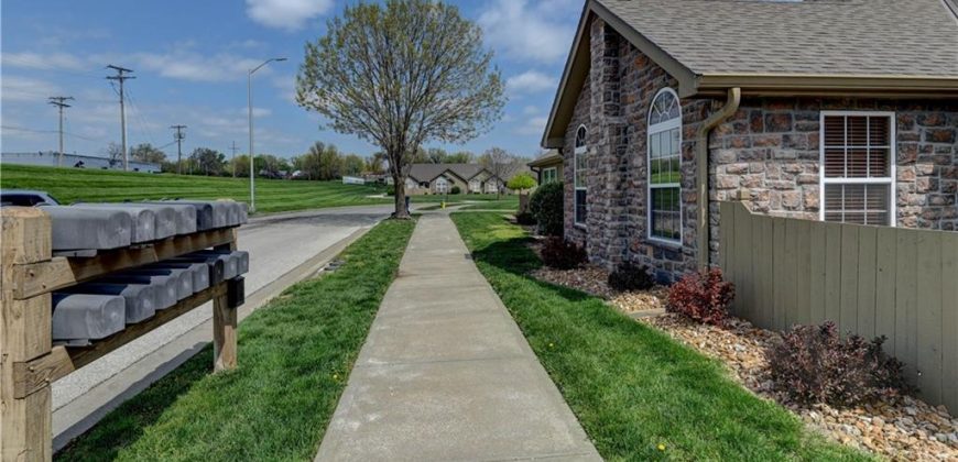 Homes for Sale in Kansas City, MO 64118 | 6491 N Circle Drive