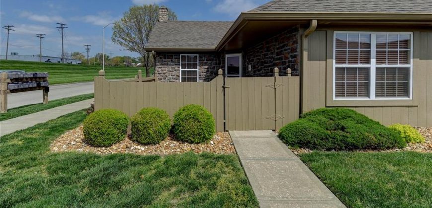 Homes for Sale in Kansas City, MO 64118 | 6491 N Circle Drive