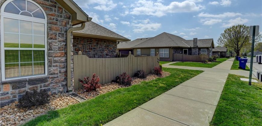Homes for Sale in Kansas City, MO 64118 | 6491 N Circle Drive