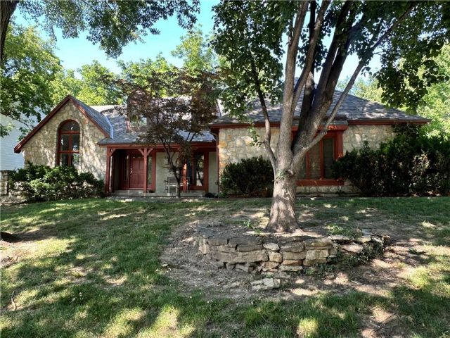 Homes for Sale in Kansas City, MO 64116 | 4617 NW Normandy Lane