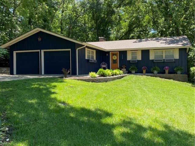 Homes for Sale in Liberty, MO 64068 | 1449  Woodland Drive