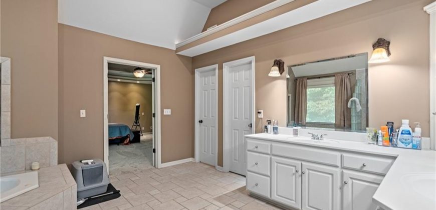 Homes for Sale in Kansas City, MO 64154 | 6715 NW 102nd Terrace