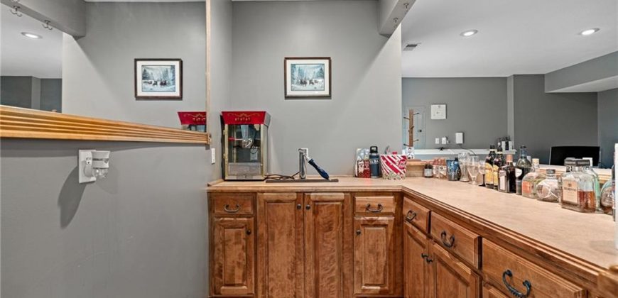 Homes for Sale in Kansas City, MO 64154 | 6715 NW 102nd Terrace