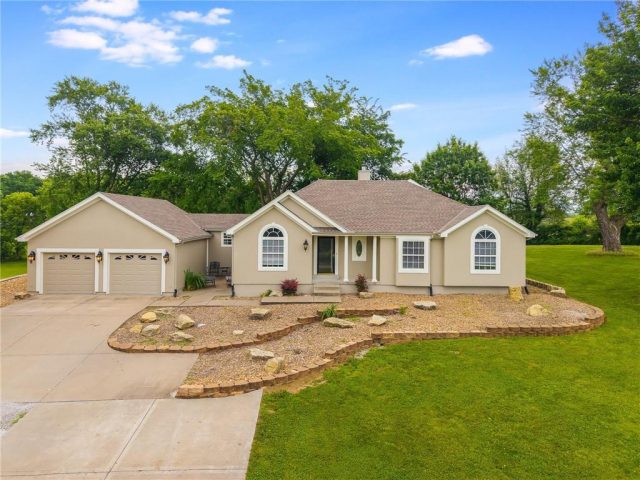 Homes for Sale in Liberty, MO 64068 | 1955  BIRMINGHAM Road