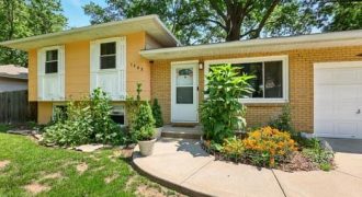 Homes for Sale in Liberty, MO 64068 | 1203 S Skyline Drive