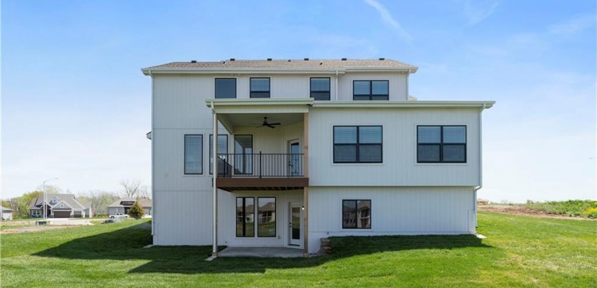 Homes for Sale in Kansas City, MO 64155 | 1516 NW 106th Street