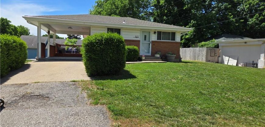 Homes for Sale in Smithville, MO 64089 | 605 E Summit Street