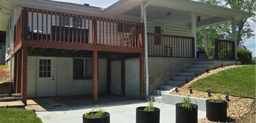 Homes for Sale in Smithville, MO 64089 | 605 E Summit Street