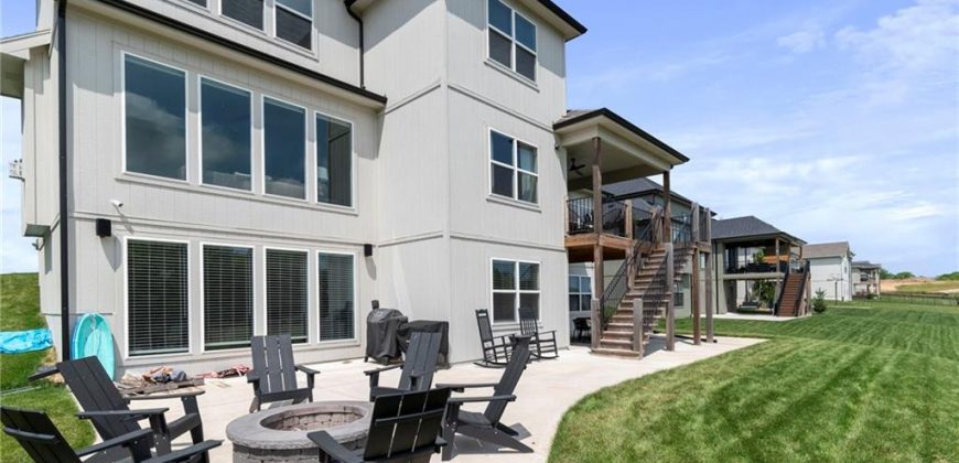 Homes for Sale in Kansas City, MO 64157 | 10501  Hawthorne Avenue