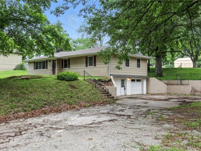 Homes for Sale in Excelsior Springs, MO 64024 | 106 E Forrest Lane