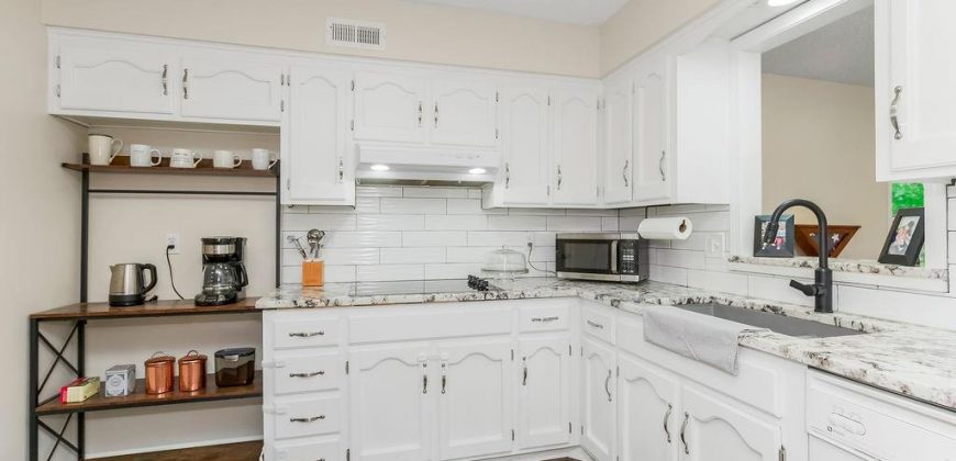 Homes for Sale in Kansas City, MO 64117 | 3911 N Colorado Avenue