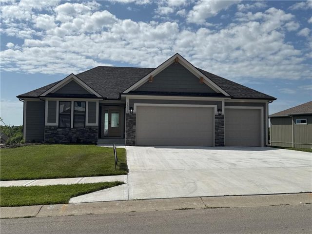 Homes for Sale in Platte City, MO 64079 | 12915 N Champanel Way