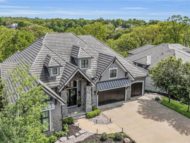Homes for Sale in Parkville, MO 64152 | 6069  Southlake Drive
