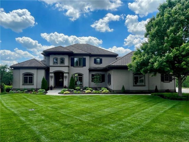 Homes for Sale in Parkville, MO 64152 | 8075  Green Glades Court