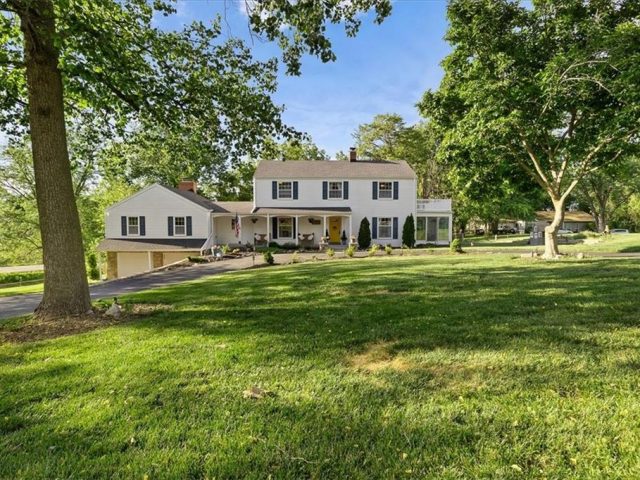 Homes for Sale in Kansas City, MO 64116 | 2204 NE 39th Street